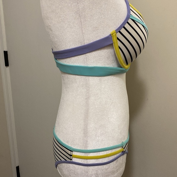 Victoria Secret Bikini Set EUC - Picture 3 of 11